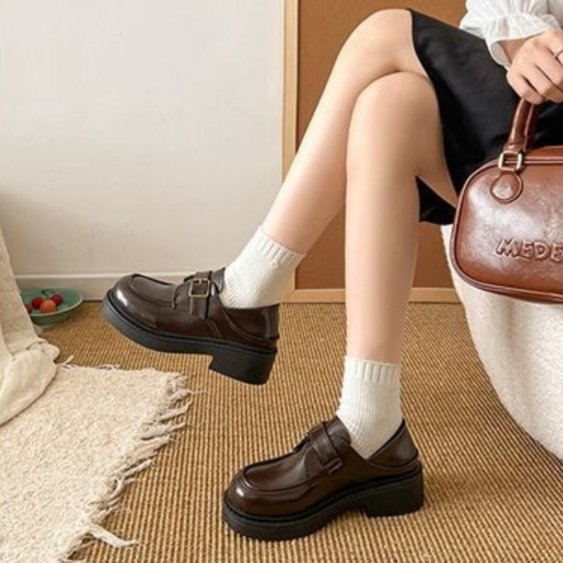 أحذية جلدية بنية على الطراز ال - مراجعة Leather Work Flats Women وسعره