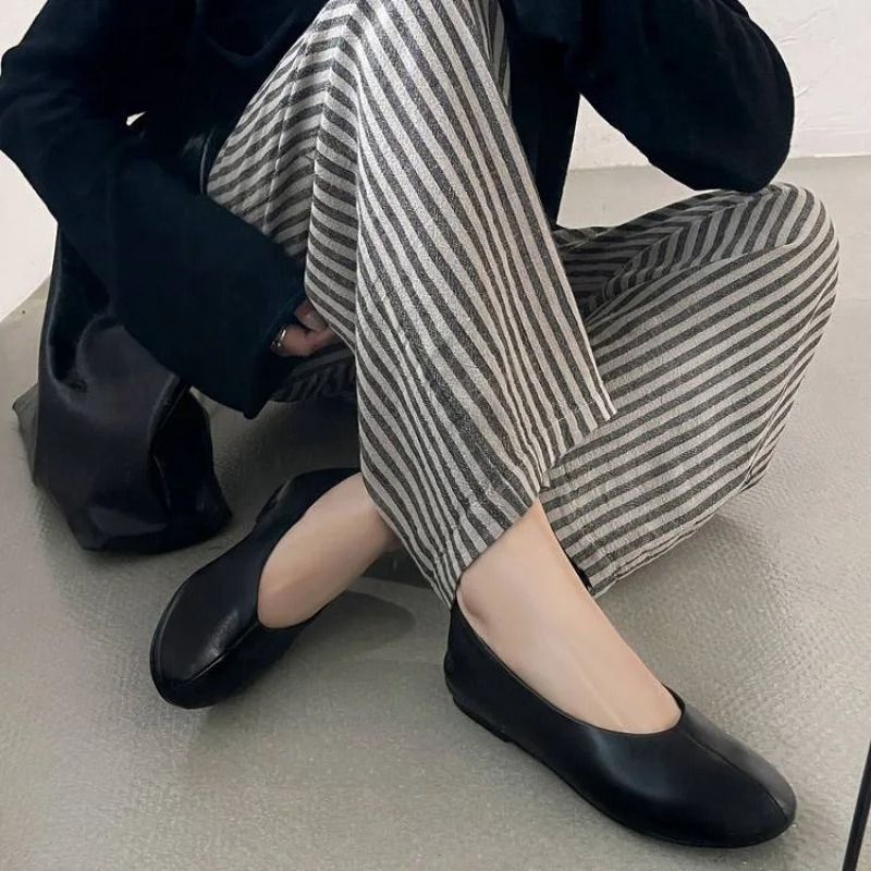 أحذية نسائية جديدة لربيع 2026  - مراجعة Leather Work Flats Women وسعره