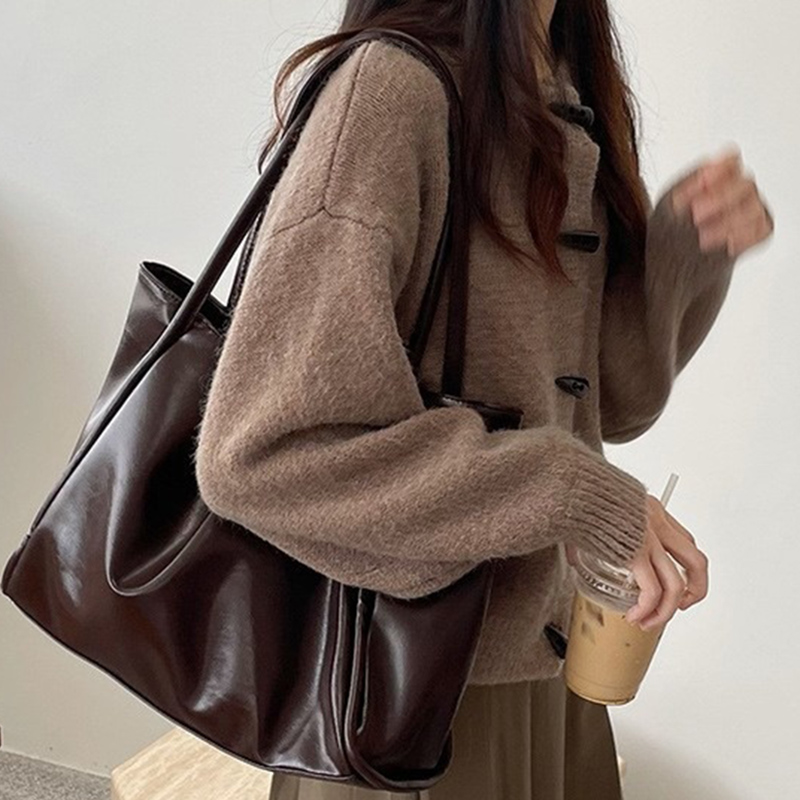 حقائب كتف نسائية جديدة لعام 20 - مراجعة Leather Work Handbag وسعره